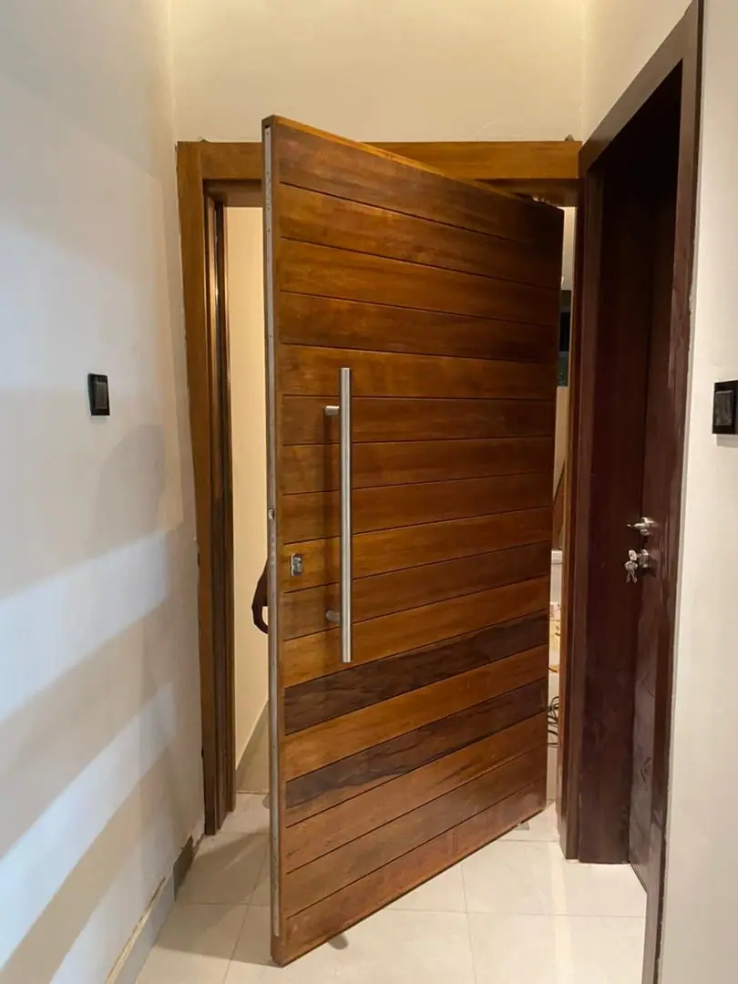 Pivot door made by Nova Doors in Accra, Ghana (photo 9 of 31)